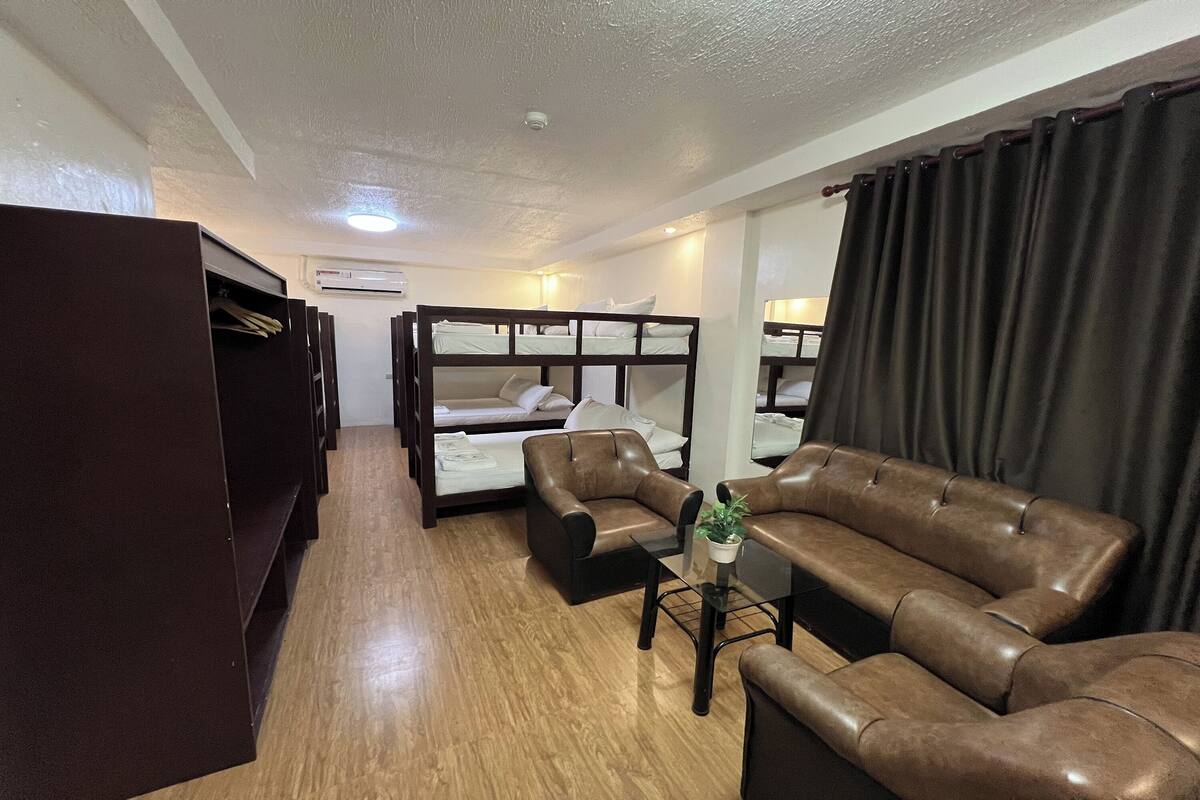 Dormitorio compartido | Escritorio, wifi gratis y ropa de cama