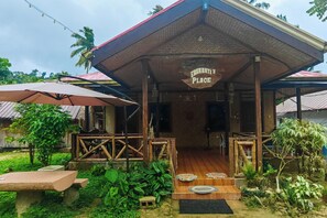 Front of property - Eashanti'S Place (San Vicente)