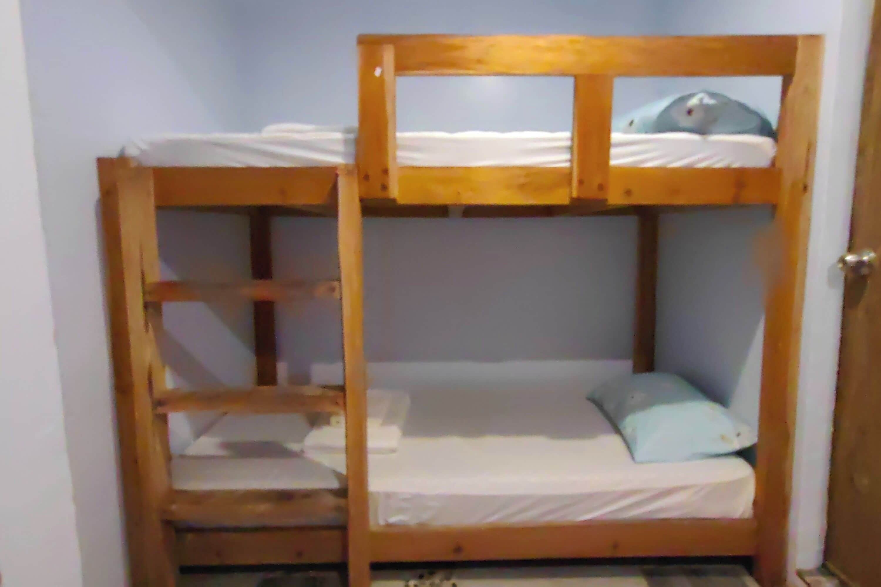 家庭房 | 办公桌、免费 WiFi、床单