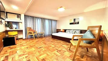 Desk, WiFi (free), bed sheets
