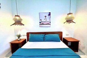 Camera doppia | Una scrivania, Wi-Fi gratuito, lenzuola