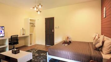 Habitación doble superior | Caja de seguridad en la habitación y tabla de planchar con plancha