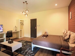 高級雙人房 | 房內夾萬、熨斗/熨衫板、免費 Wi-Fi、床單