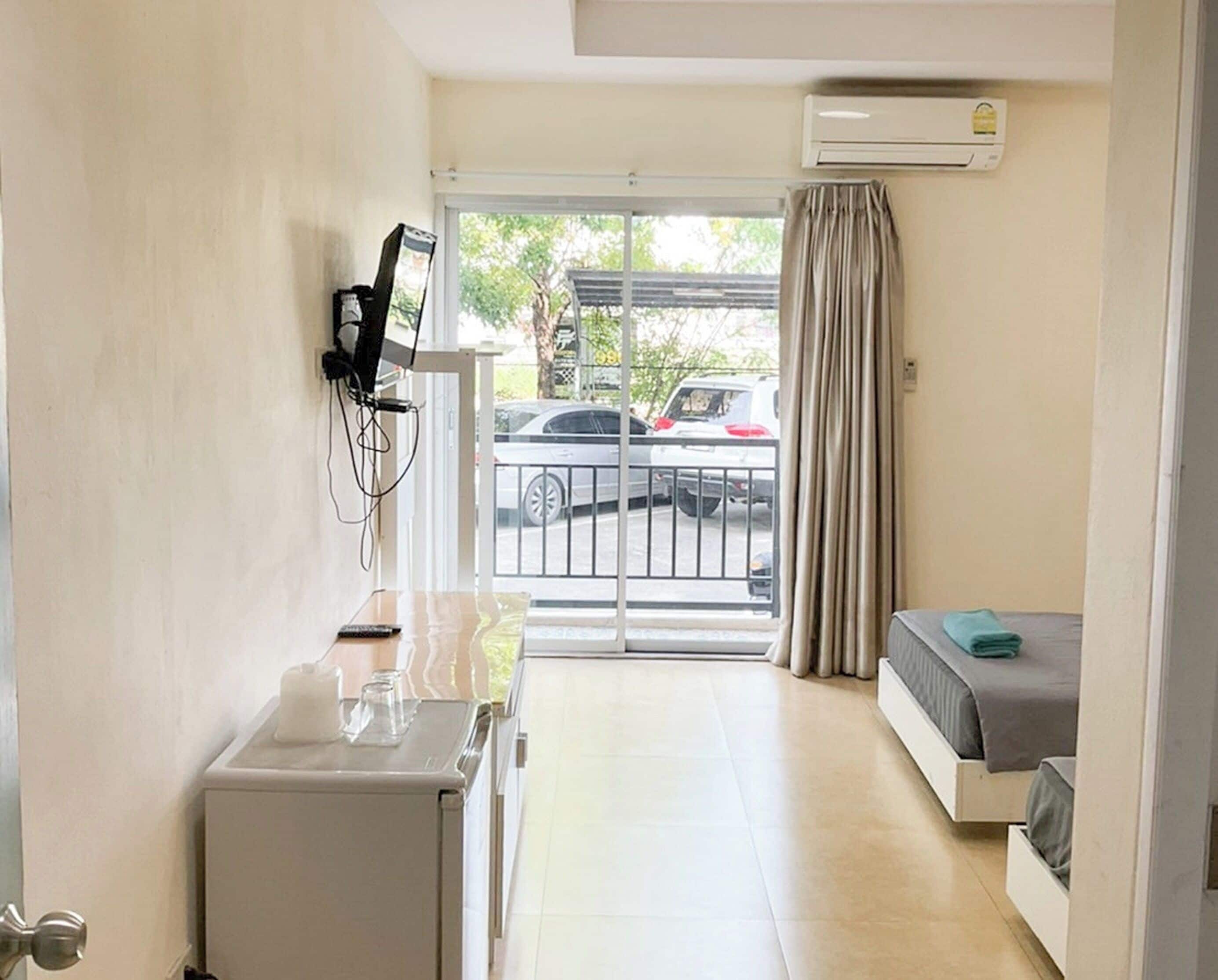 标准双床房 | 办公桌、免费 WiFi、床单