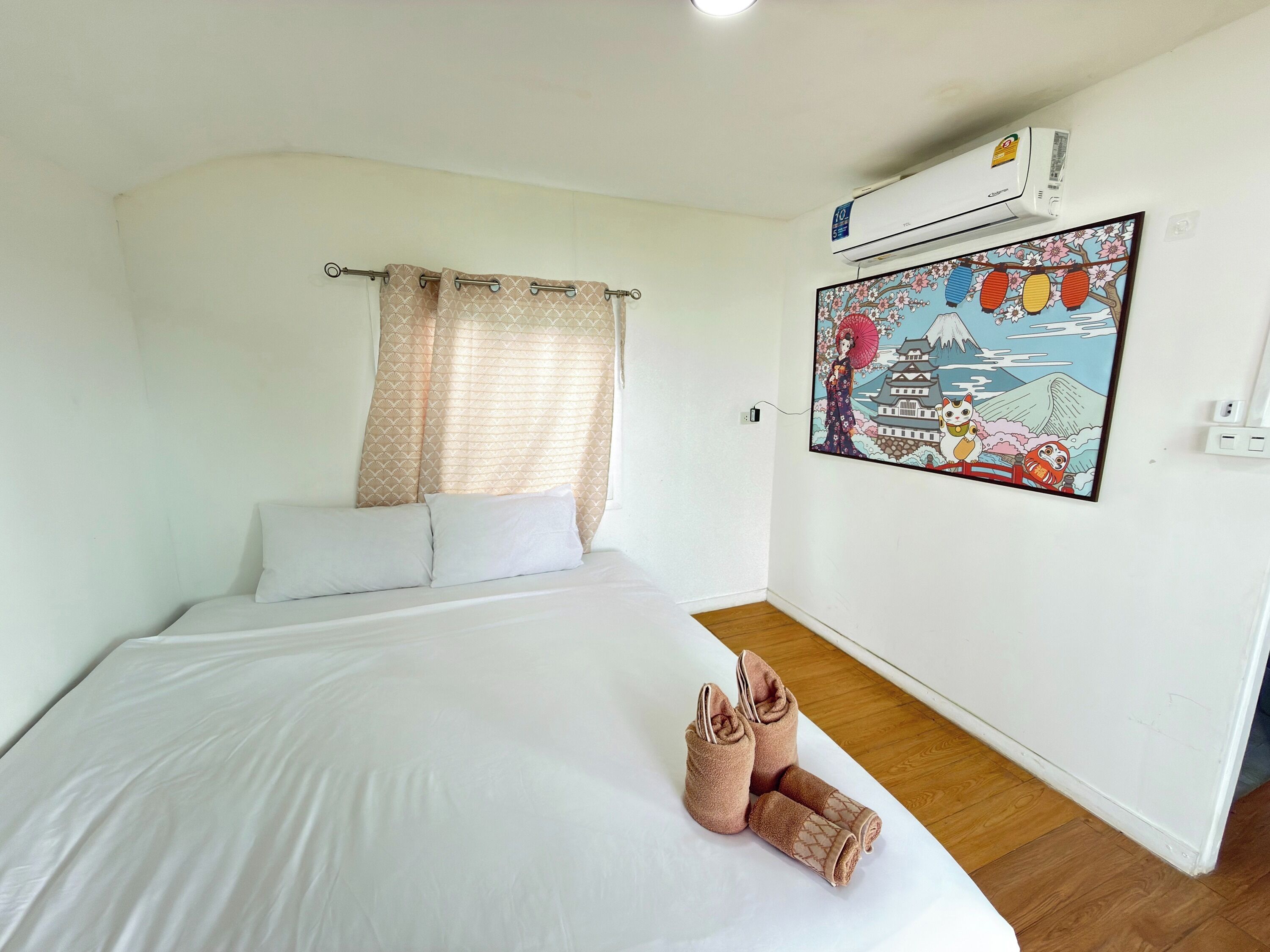 واي فاي مجانًا وملاءات أسرّة