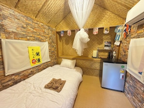 Double Room | Free WiFi, bed sheets - Merlin Hut & Farm (Kanchanaburi)