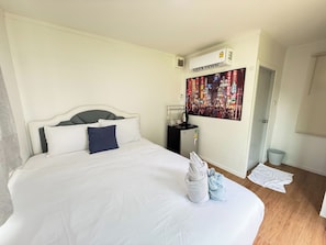 واي فاي مجانًا وملاءات أسرّة