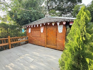 واي فاي مجانًا وملاءات أسرّة