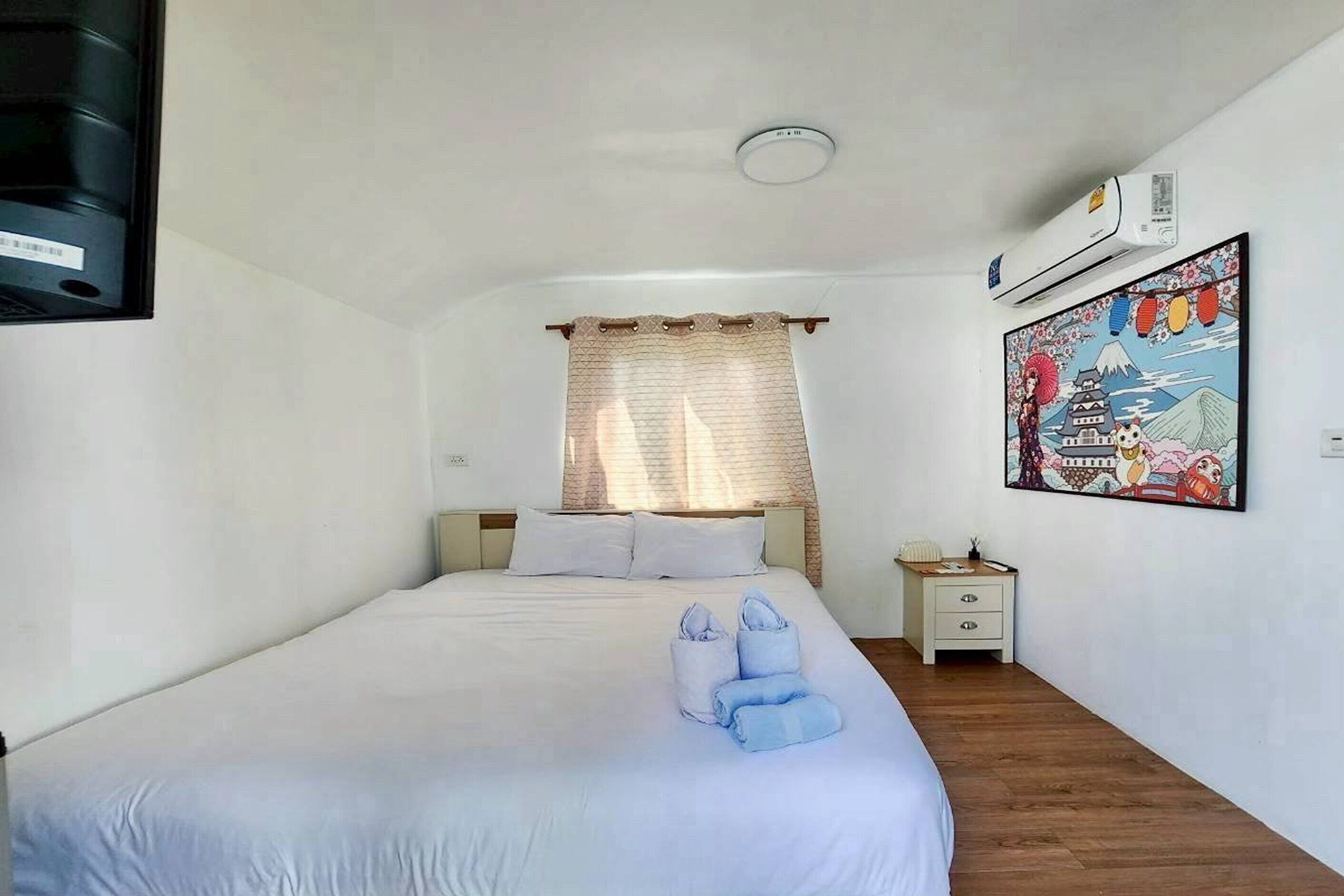 Double Room, 1 King Bed | Free WiFi, bed sheets