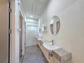 Shared Dormitory, Women only | Bathroom - Nap & Nomad Hostel Tha Phae Gate (Chiang Mai)