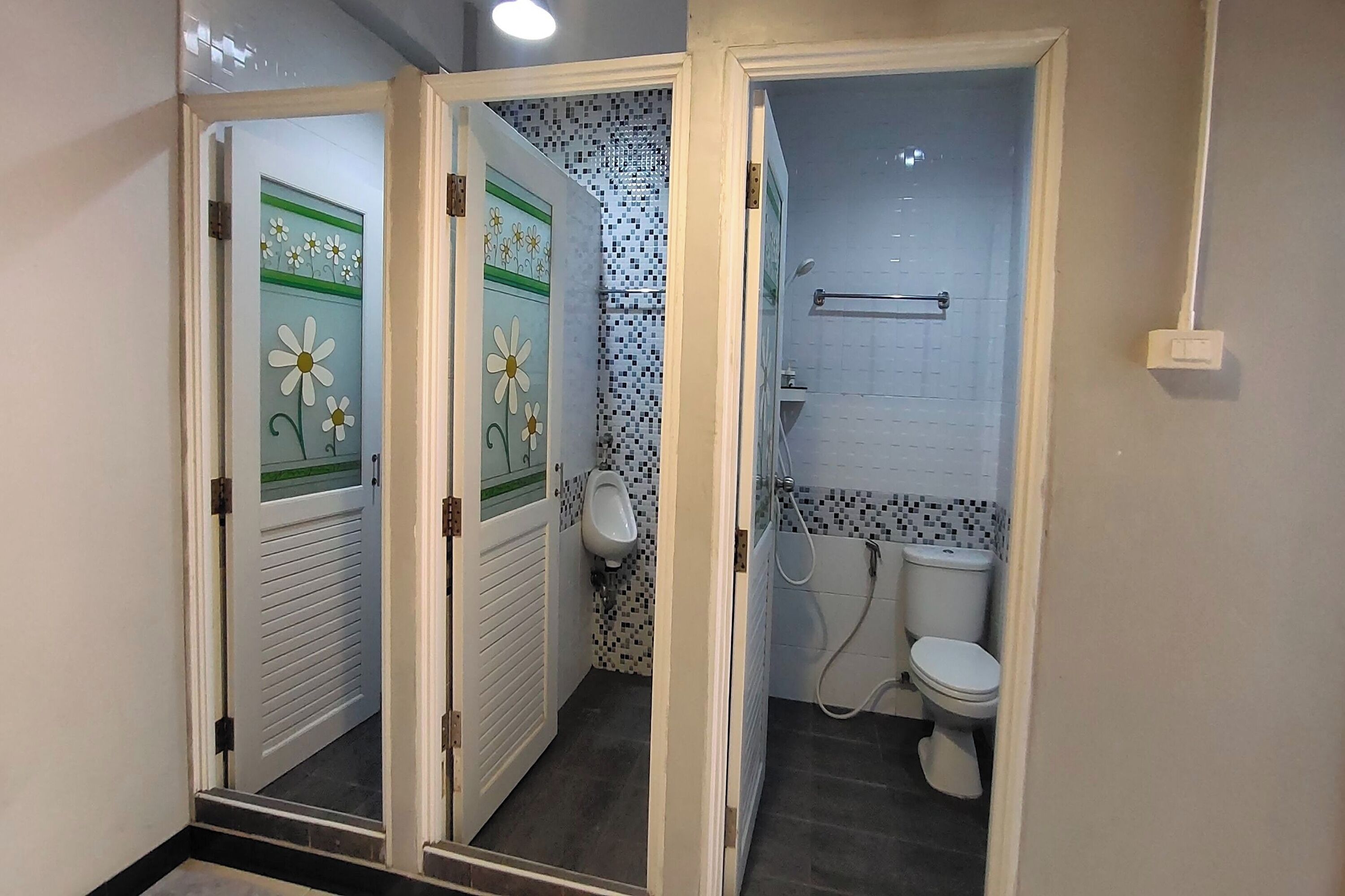 Standard Room, Shared Bathroom | Bathroom