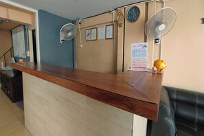 Reception - Pratunam Family House (Bangkok)