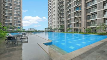 Kolam renang outdoor