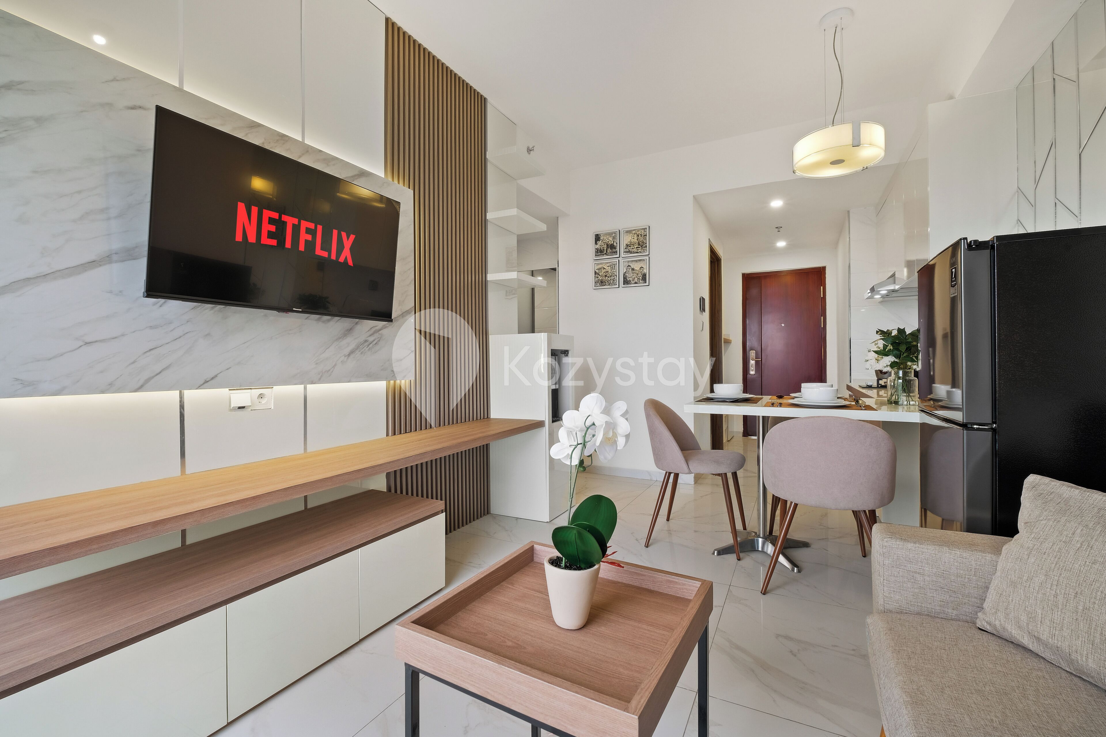 Apartment, 2 Bedrooms, City View | Living area | Smart TV, Netflix, streaming services