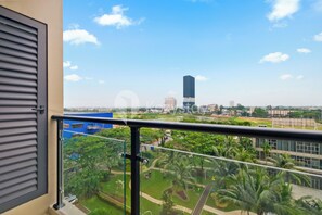 Apartamento, 2 quartos, vista para a cidade | Sacada