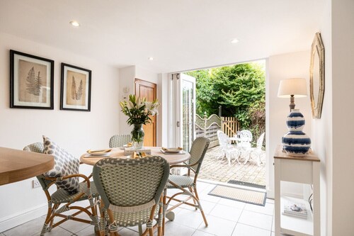 Two Stunning Cottages near Stratford-upon-Avon