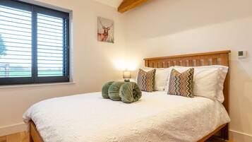 Skrivebord, strygejern/strygebræt, Wi-Fi, sengetøj