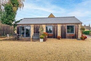 Exterior - Beautiful 2 Bedroom Barn in Cerney Wick (Cerney Wick)