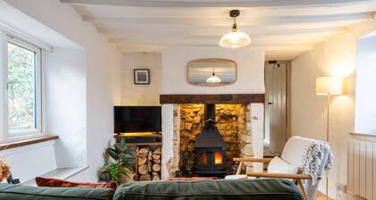 Beautiful 2 Bedroom Cottage in Nailsworth