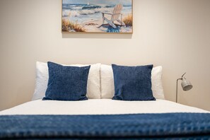 Bureau, fer et planche à repasser, Wi-Fi, draps fournis