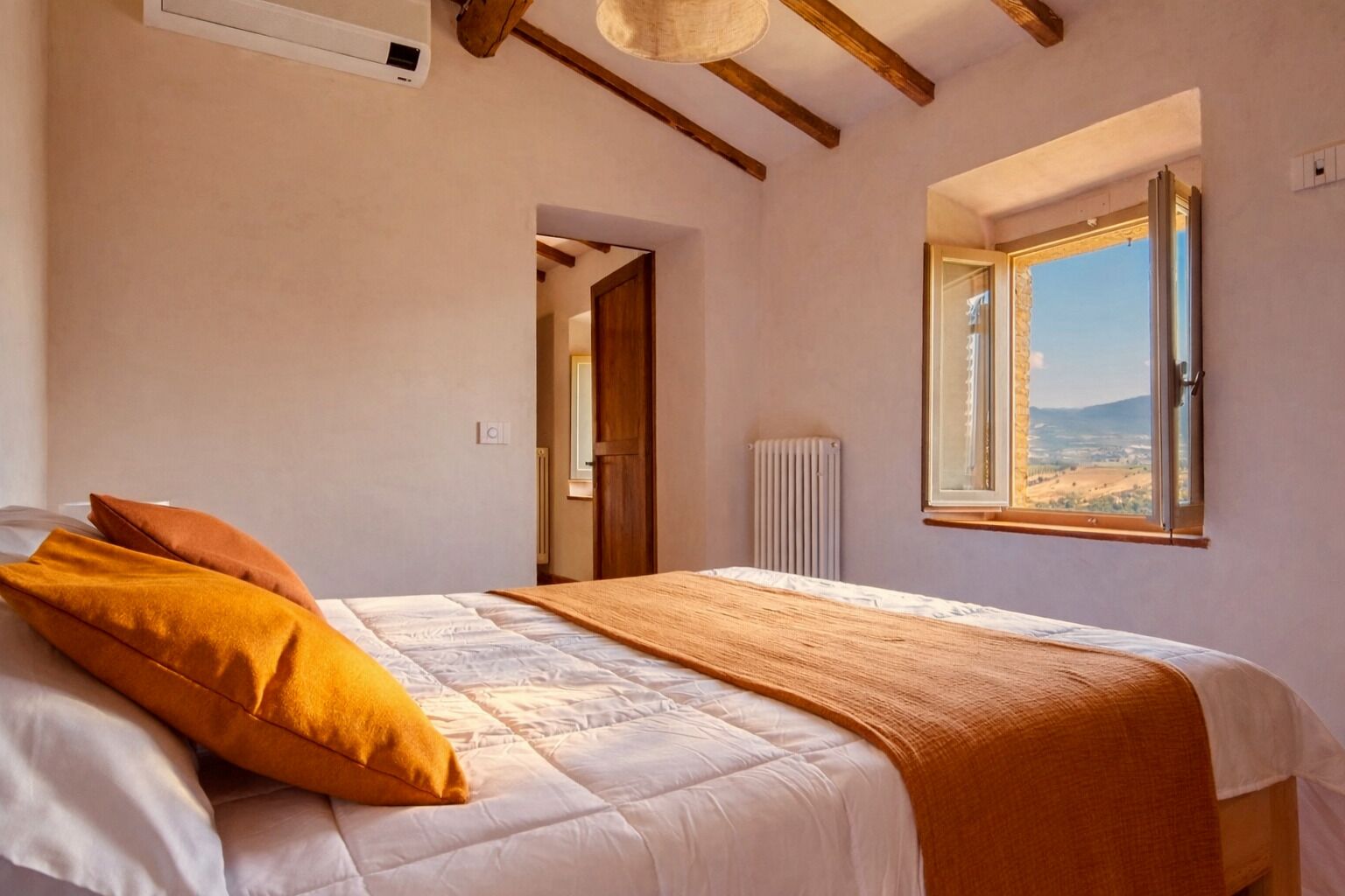 6 camere, ferro/asse da stiro, Wi-Fi gratuito, lenzuola