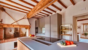 Fridge, microwave, oven, stovetop - Tenuta Seriole (Poppi)