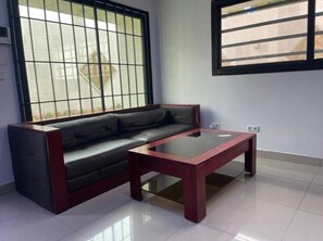 Lobby sitting area - thiego'sapparthotel (Lomé)