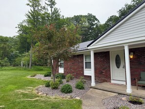 Exterior - Large home with hot tub in serene wooded setting (Erie)