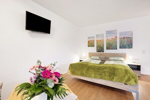 Room - Apartment 'Ferienwohnung Am Wiesenweg' with Private Terrace and Wi-Fi (Mauerstetten)