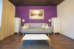 Quadruple Room, Balcony | Living area - ROJ Rooms & Suites (Zell am See)