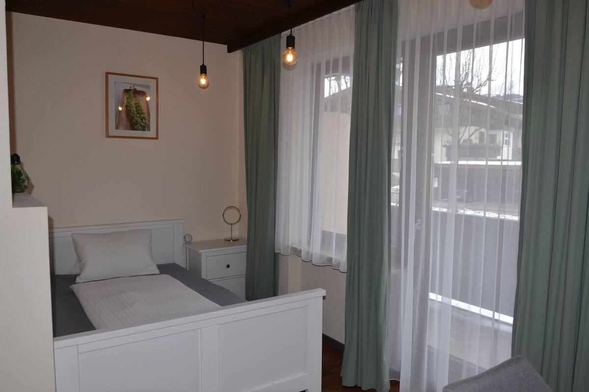 Single Room | WiFi (free)
