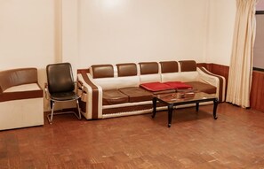 Standard Apartment, Garden View | Living area - Yangchhen Peace Home Bed & Breakfast (Kathmandu)