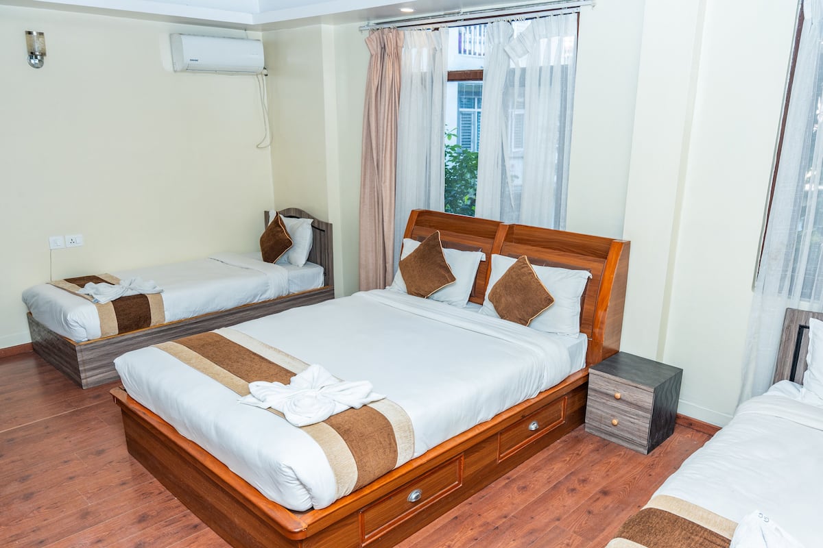 مكتب ومساحة عمل للكمبيوتر المحمول وواي فاي مجانًا