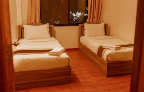 Standard Apartment, Garden View | Desk, laptop workspace, free WiFi - Yangchhen Peace Home Bed & Breakfast (Kathmandu)