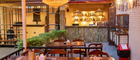 Bar (in der Unterkunft)