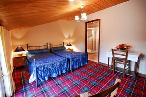 Room - Bed and Breakfast 'Chambre Mansardée' with Shared Terrace, Shared Garden and Wi-Fi (VERRIERES)