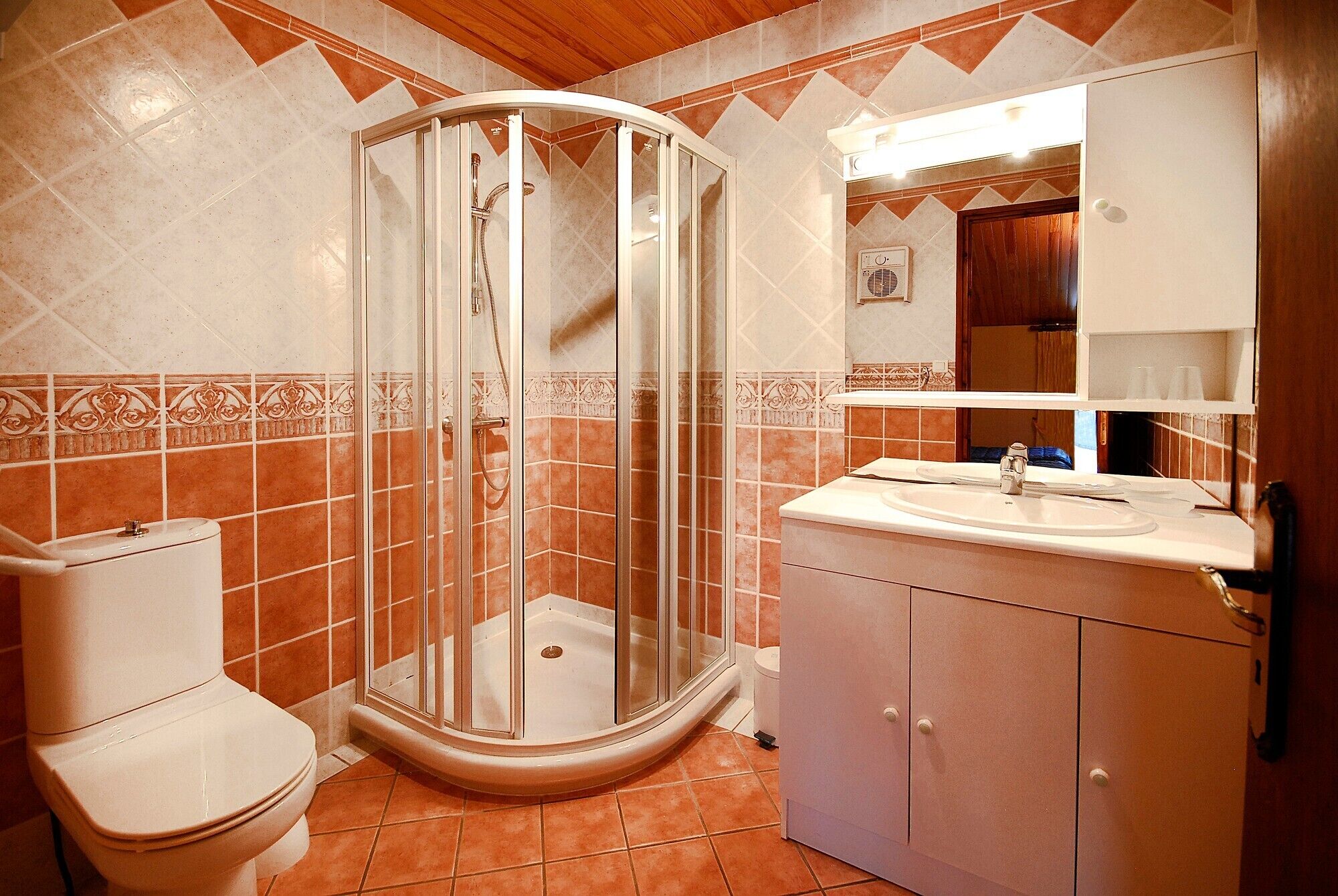 Douche, serviettes fournies