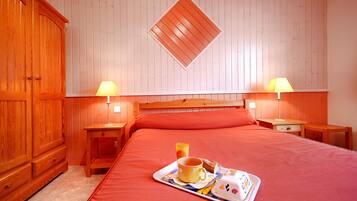 Fer et planche Ă repasser, Wi-Fi, draps fournis