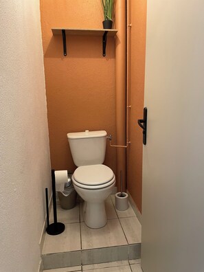 Bathroom - Gîte -Le Pin- in the heart of nature (Boulazac Isle Manoire)