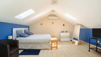 Een strijkplank/strijkijzer, wifi, beddengoed