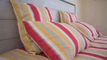 Iron/ironing board, WiFi, bed sheets, wheelchair access