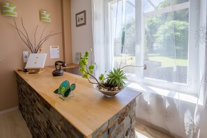 Lobby - Guest Room “Aix” – Spacious Family Suite in Aix (Virson)