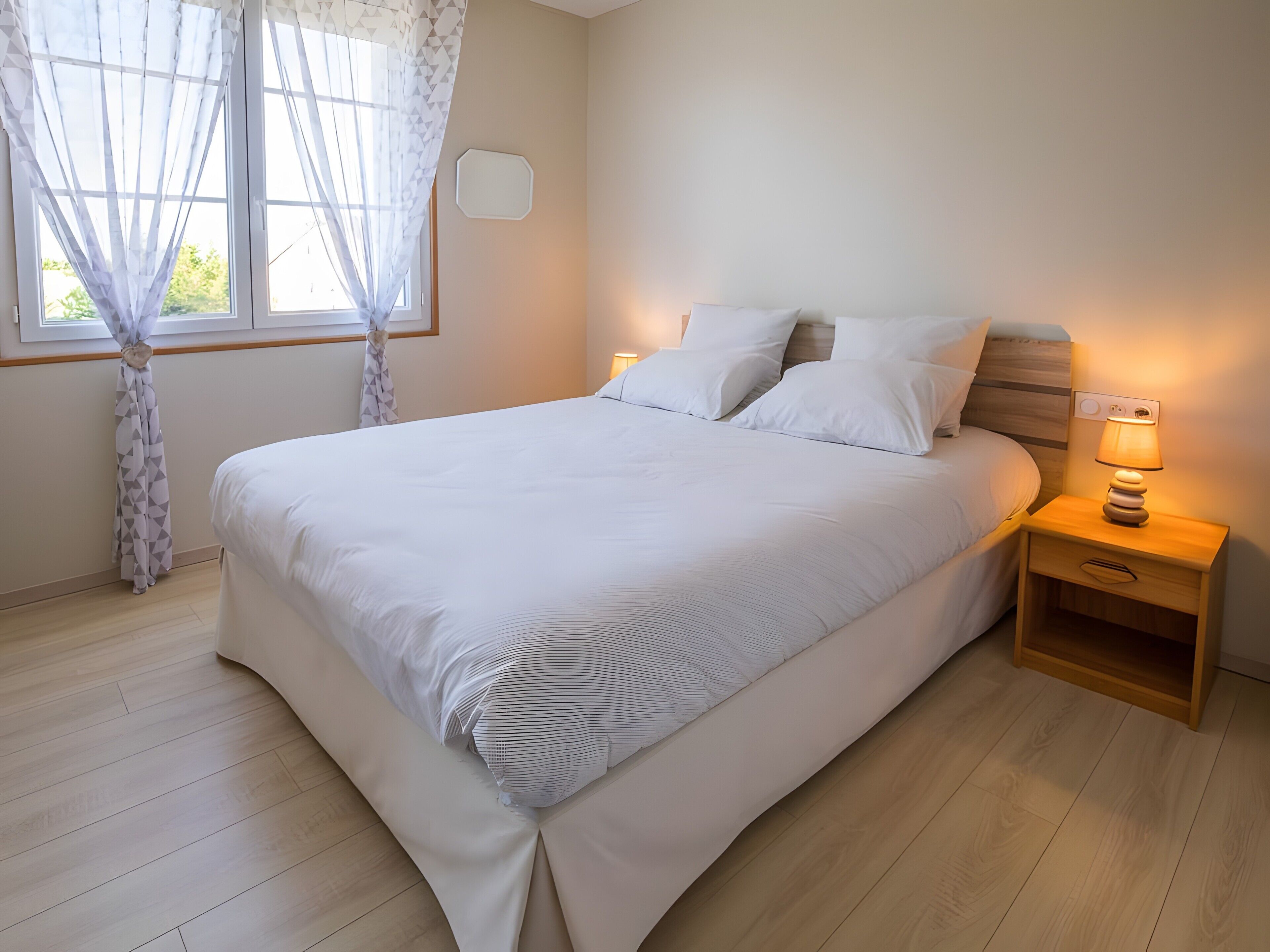 1 habitación, tabla de planchar con plancha, wifi y ropa de cama 