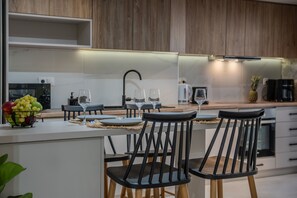 Fridge, microwave, oven, coffee/tea maker - Stone Project 2 a cozy retreat with private Pool (Pigi)