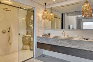 Een douche, een haardroger