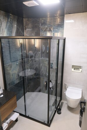 Shower, hair dryer, towels, soap - 1921Justa otel (Amasya)