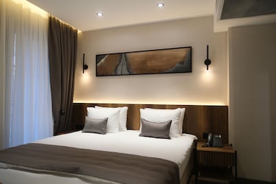 1921Justa otel