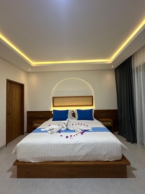 Deluxe-Villa, 2 Schlafzimmer, eigener Pool | Zimmersafe, Schreibtisch, laptopgeeigneter Arbeitsplatz