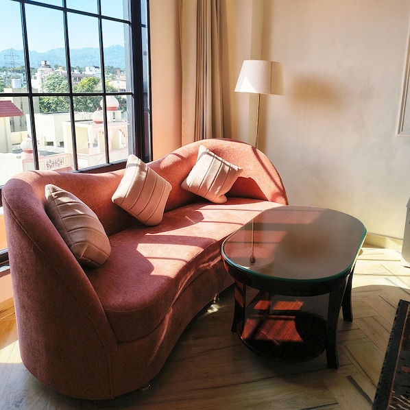 Executive Room | Desk, laptop workspace, free WiFi - Hotel Ganga Sutra (Haridwar)