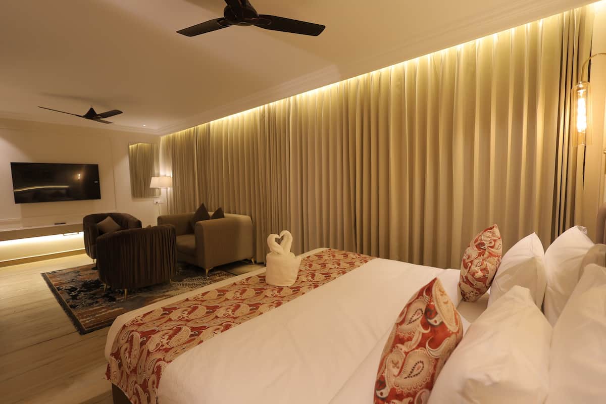 Family Suite | Desk, laptop workspace, free WiFi